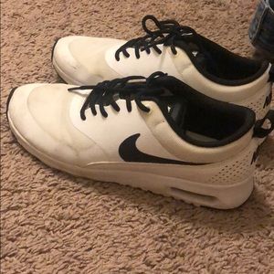 White Nike Air Max Thea